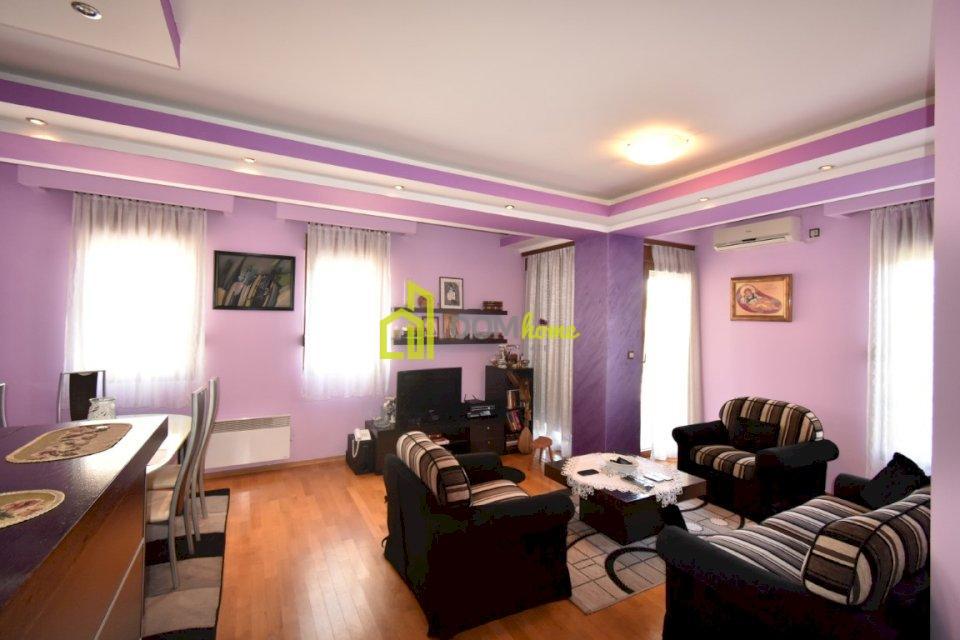 Dvosoban stan 72m2, Momišići